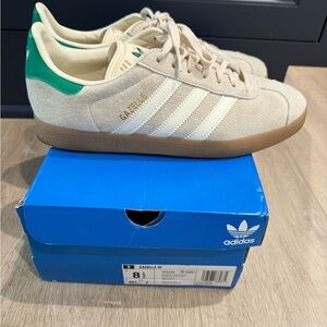 Women’s Adidas Gazelle. Wonder white green. Size 8.5.
